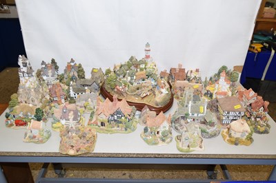 Lot 153 - A collection of various Lilliput Lane model...