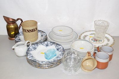 Lot 177 - Mixed Lot: Various dinner wares and other...