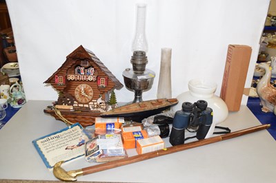 Lot 187 - Mixed Lot: Chrome based oil lamp, modern...