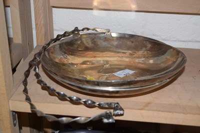 Lot 517 - Two plated bonbon dishes (a/f)