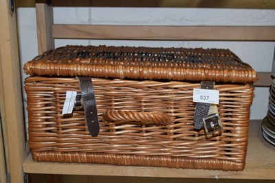 Lot 537 - Small picnic basket