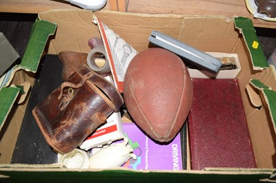 Lot 611 - Box containing various sundry items including...