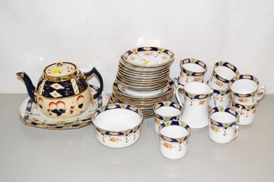 Lot 195 - A quantity of standard gilt rimmed tea wares