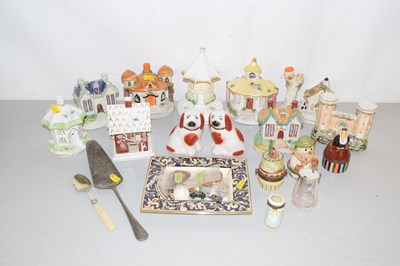 Lot 196 - Mixed Lot: Various ceramics to include a range...