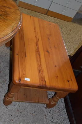 Lot 288 - A pine coffee table