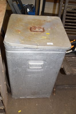 Lot 700 - Vintage bakers flour bin