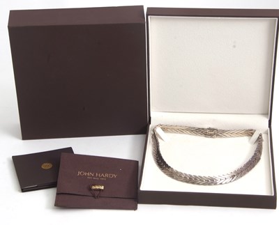 Lot 135 - John Hardy, a silver collarette: the feather...