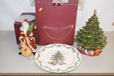 Lot 24 - A Spode Christmas plate together with a...