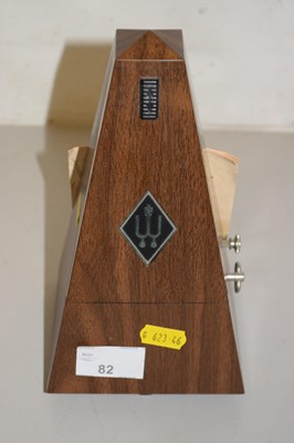 Lot 82 - A vintage metronome