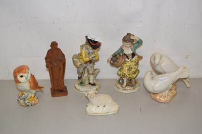 Lot 107 - A group of various ornaments to include a pair...