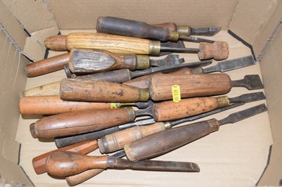 Lot 109 - A box of various chisels