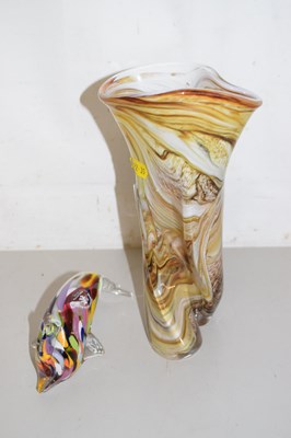 Lot 117 - A Valletta glass vase and glass dolphin