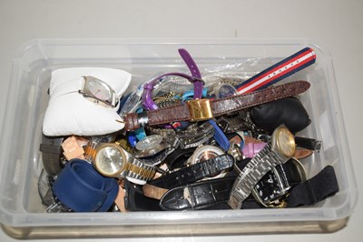 Lot 156 - A box of various wristwatches