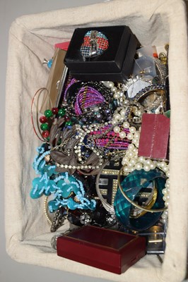 Lot 159 - Basket of various costume jewellery