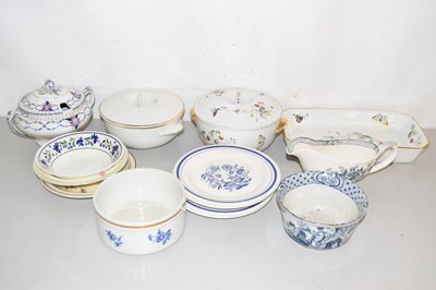 Lot 199 - Mixed Lot: Various table wares to include...