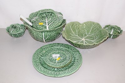Lot 200 - Group of modern cabbage leaf pattern table wares