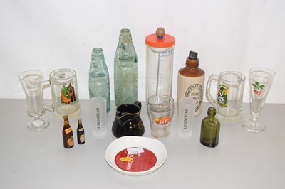 Lot 211 - Mixed Lot: Various glass wares, vintage...