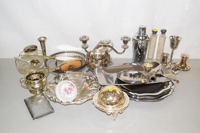 Lot 217 - Mixed Lot: Various silver plated wares to...