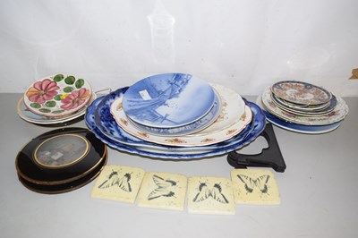 Lot 238 - Mixed Lot: Various meat plates, further...