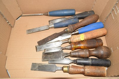 Lot 516 - Box of assorted chisels