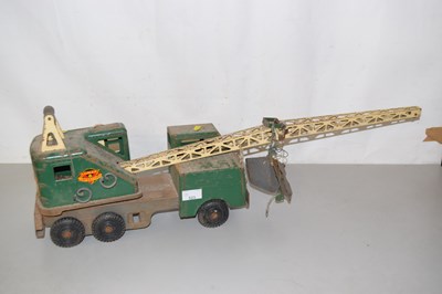 Lot 523 - A vintage Lumar Contractors toy crane