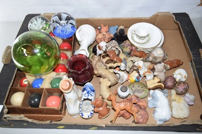 Lot 551 - Mixed Lot: Various ornaments, snooker balls etc