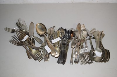 Lot 561 - Quantity of mixed cutlery
