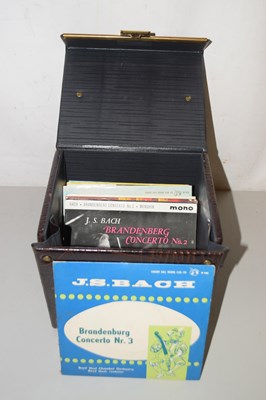 Lot 566 - A box of assorted singles