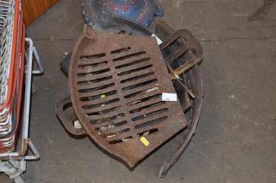 Lot 769 - Fire grates