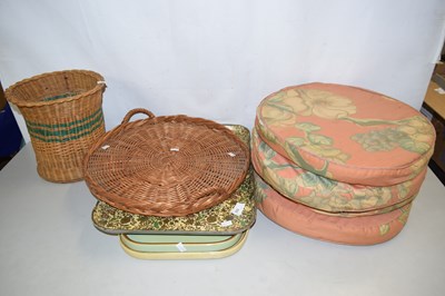 Lot 650 - Mixed Lot: Various serving trays, waste paper...