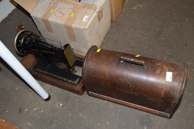 Lot 679 - Vintage Singer sewing machine
