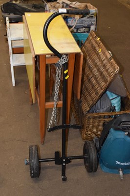 Lot 807 - A two wheel trolley