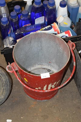 Lot 814 - Vintage metal fire bucket
