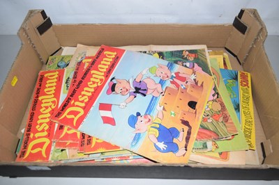 Lot 614 - Box Disneyland comics and others
