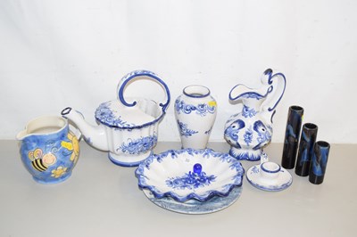Lot 30 - Collection of various mixed blue and white...