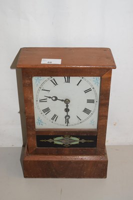 Lot 46 - An early 20th Century mantel clock