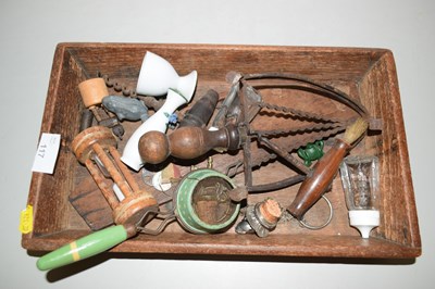 Lot 117 - Mixed Lot: Trivet, corkscrews, bottle stoppers,...
