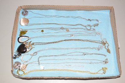Lot 129 - Group of various necklaces and pendants