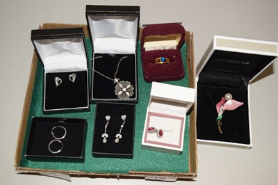 Lot 130 - Mixed Lot: Silver earrings, pendants etc