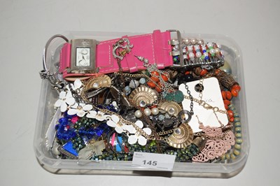 Lot 145 - Box of costume jewellery