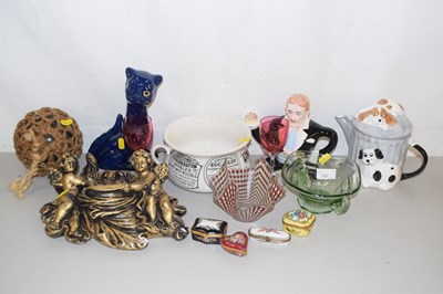 Lot 187 - Mixed Lot: Portmeirion novelty chamber pot,...