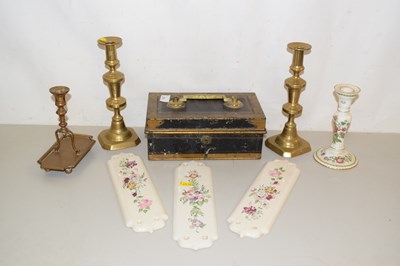 Lot 226 - Mixed Lot: Vintage cash box, brass...