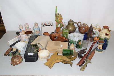 Lot 231 - Mixed Lot: Brass shoes, various figurines,...