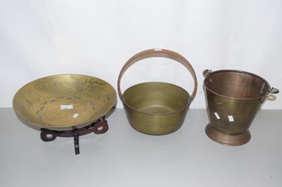 Lot 232 - A small brass jam pan, a brass bowl on stand...