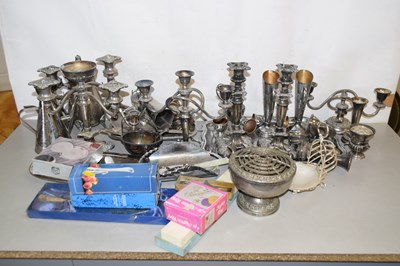 Lot 236 - Mixed Lot: Various silver plate and metal...