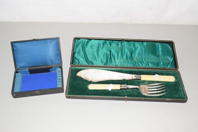 Lot 241 - Cased silver plated fish servers with...