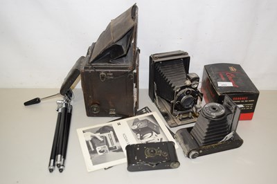 Lot 253 - Mixed Lot: Vintage bellows, cameras to include...