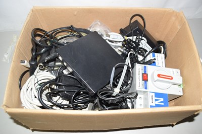 Lot 513 - A box of various assorted electrical cables etc