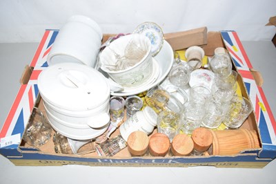 Lot 519 - Mixed Lot: Various kitchen wares, storage jar,...