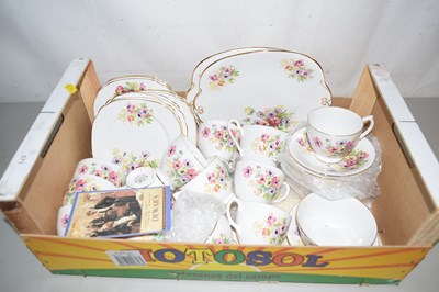 Lot 571 - A quantity of Windsor floral decorated tea wares